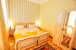 Отель Sanapiro Hotel Кутаиси Стандартный двухместный номер с 1 кроватью или 2 отдельными кроватями-3