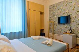 Отель Sanapiro Hotel Кутаиси Двухместный номер Делюкс с 1 кроватью или 2 отдельными кроватями и видом на реку-16